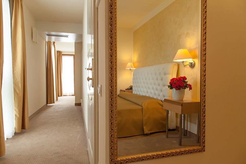 Hotel Dependance Silvestro Garda  Eksteriør billede